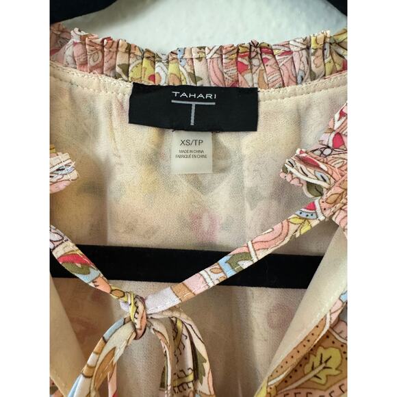 T Tahari Split Neck Ruffle Peplum Top XS Pink Cream Paisley Shirred Sleeveless - Picture 5 of 9